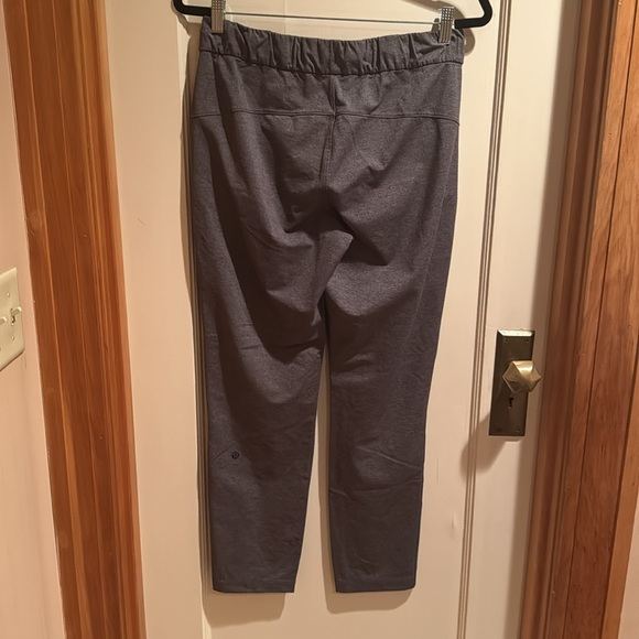 Lululemon 7/8 tapered-leg Pant size 6 - Picture 4 of 8
